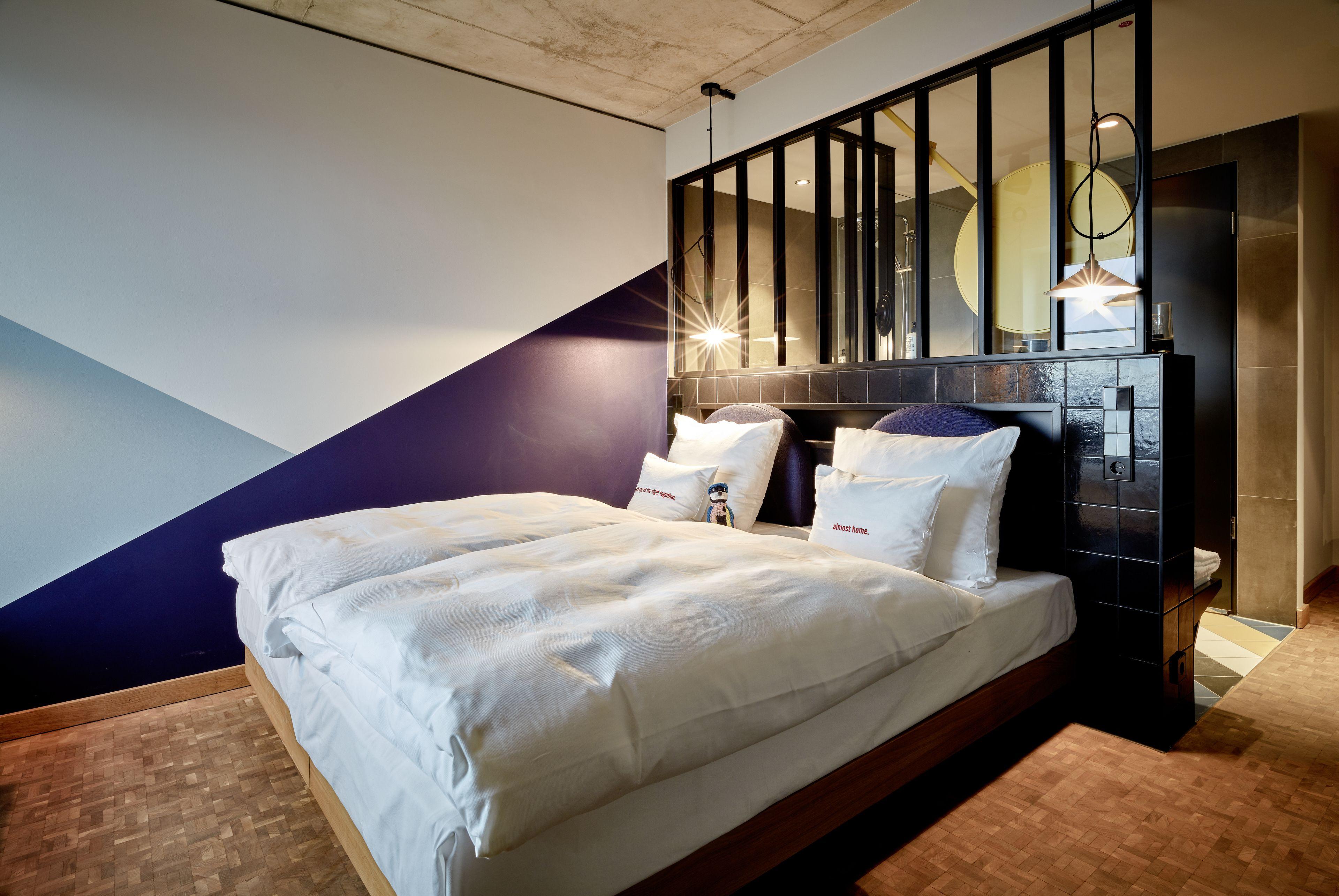 Hotel 25hours Tour 4*