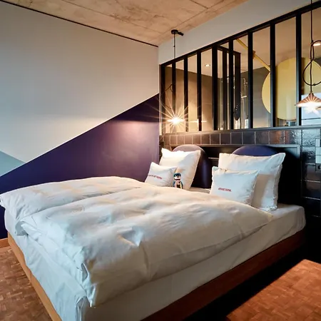 Hotel 25hours Tour Dusseldorf