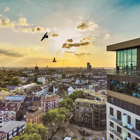 Hotel 25hours Tour 4*
