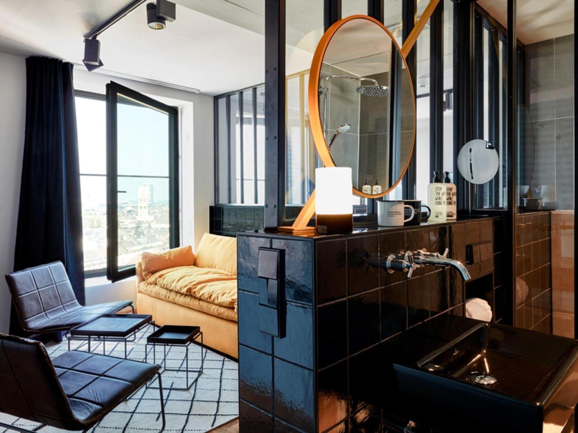 25hours Tour Hotel 4*