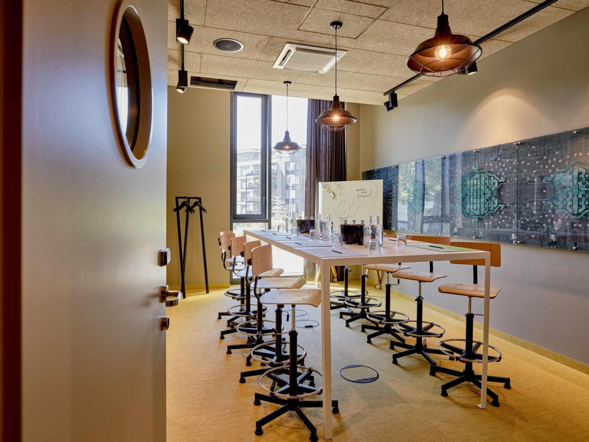 Hotel 25hours Tour Dusseldorf