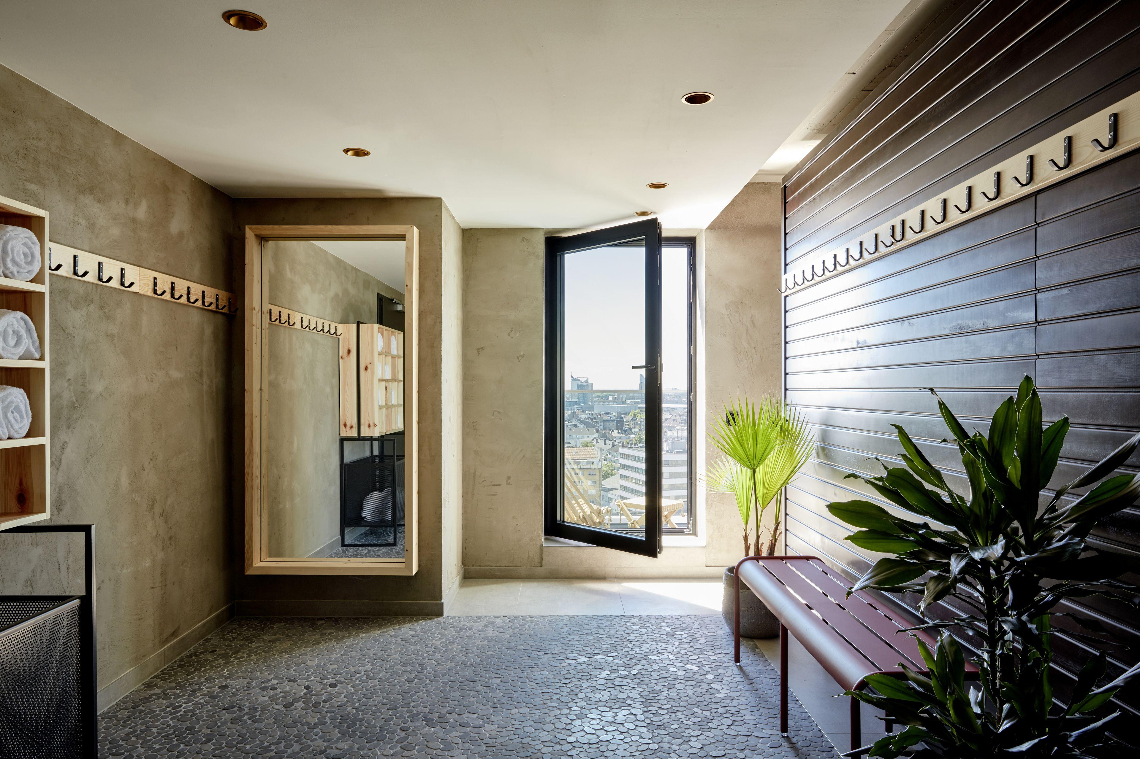 25hours Tour Hotel 4*