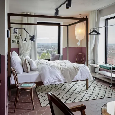 25hours Tour Hotel