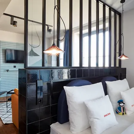 Hotel 25hours Tour